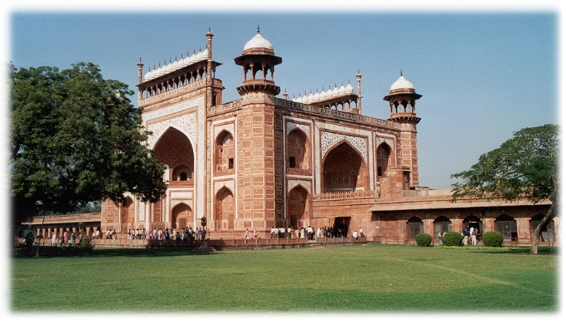 Tak Mahal entrance, Agra India.jpg - Tak Mahal entrance
